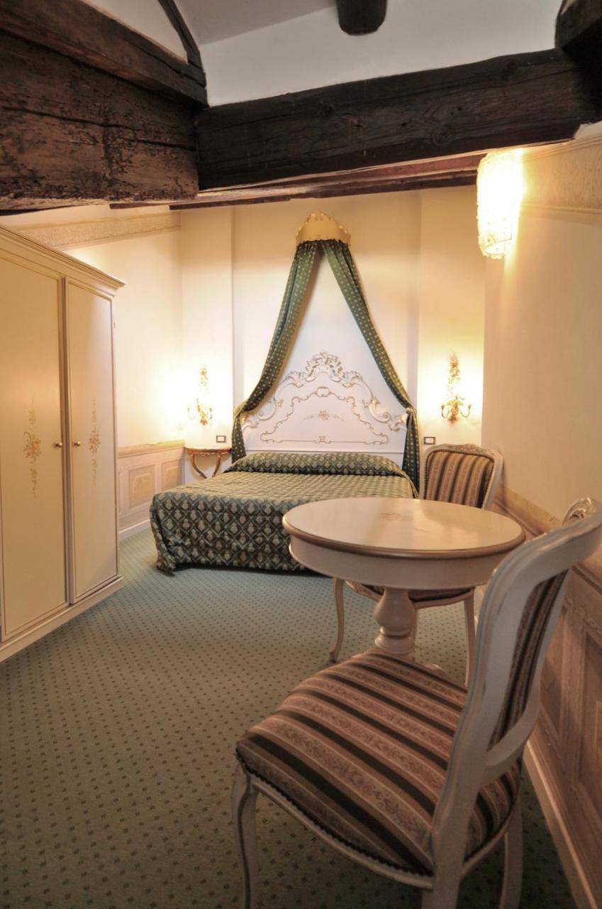 Hotel Mezzo Pozzo Venedig